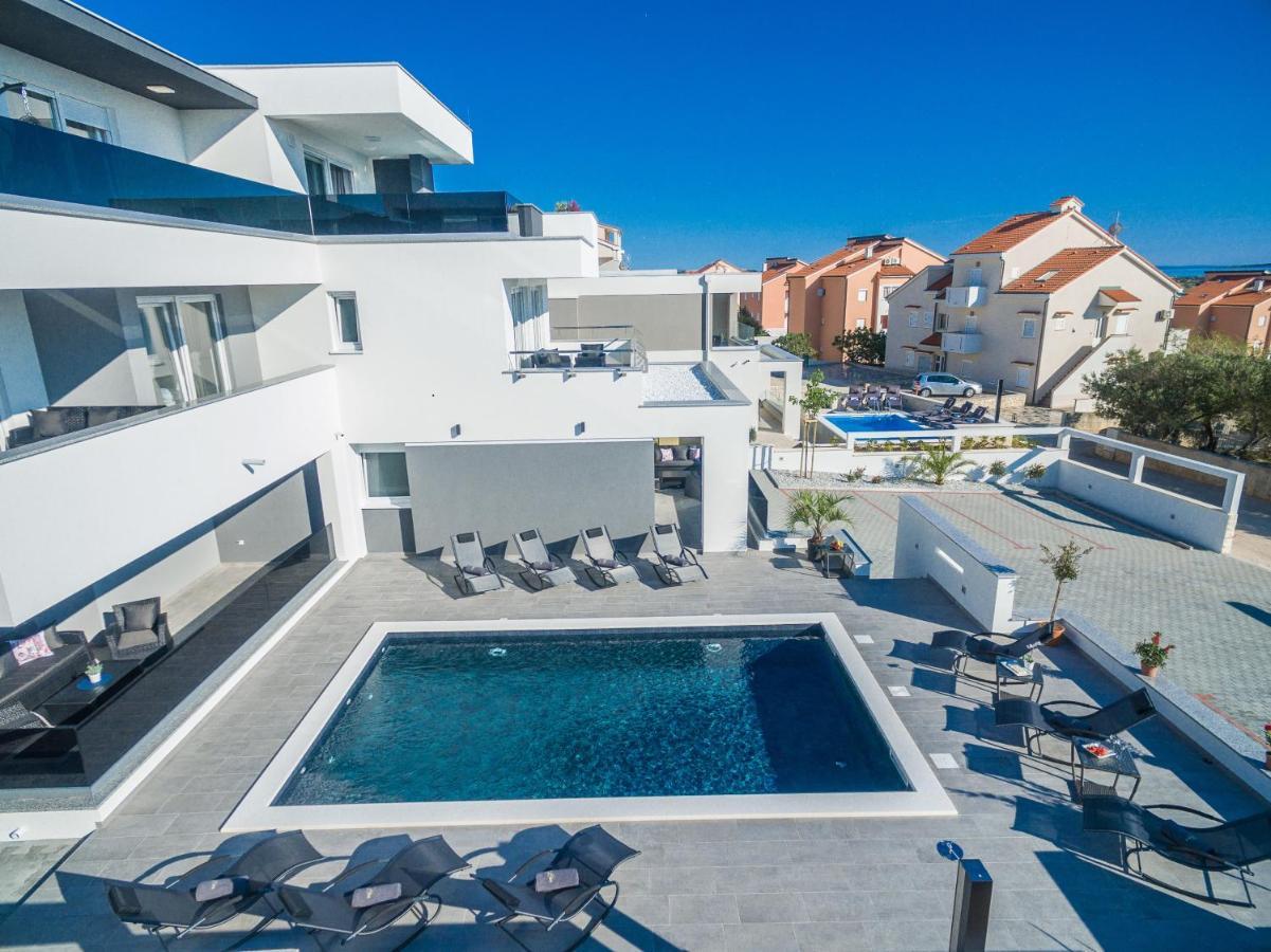 Villa Magnifica Apartments With Pool Novalja Luaran gambar