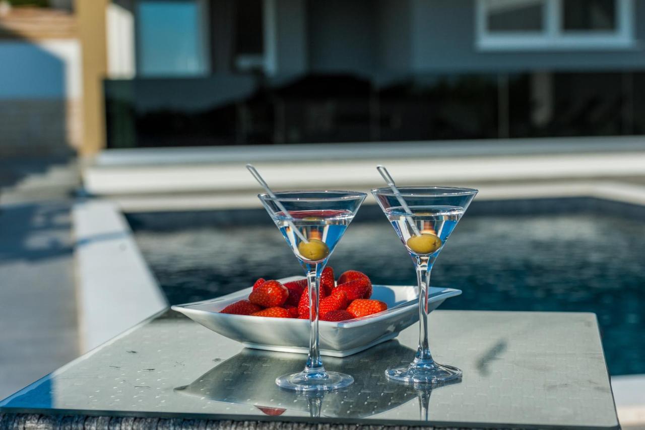 Villa Magnifica Apartments With Pool Novalja Luaran gambar