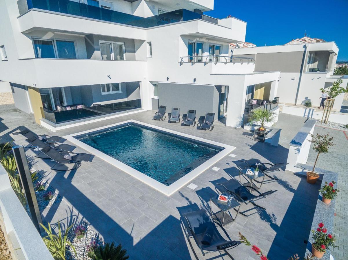 Villa Magnifica Apartments With Pool Novalja Luaran gambar