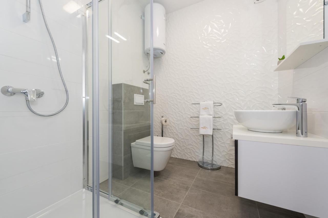 Villa Magnifica Apartments With Pool Novalja Luaran gambar