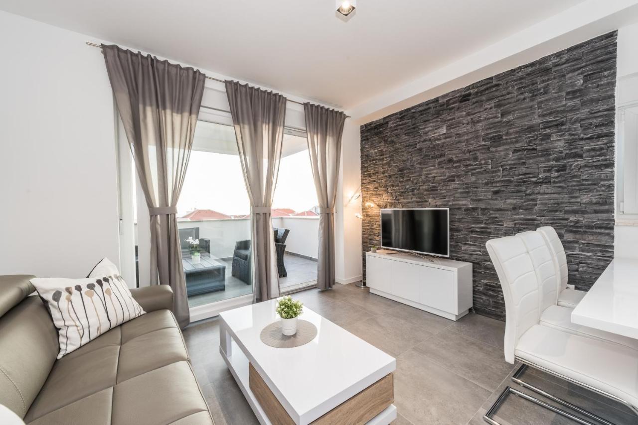 Villa Magnifica Apartments With Pool Novalja Luaran gambar