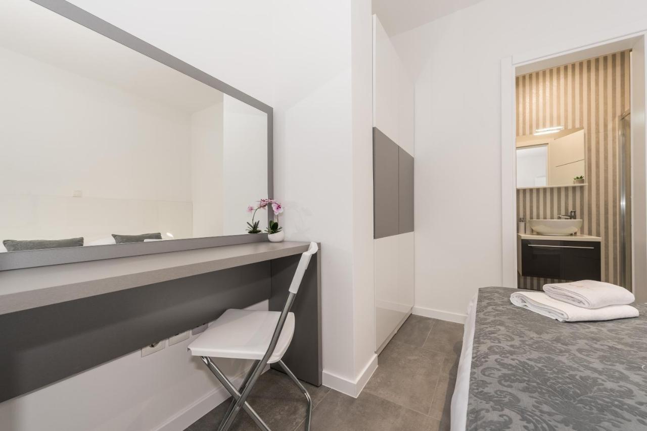 Villa Magnifica Apartments With Pool Novalja Luaran gambar