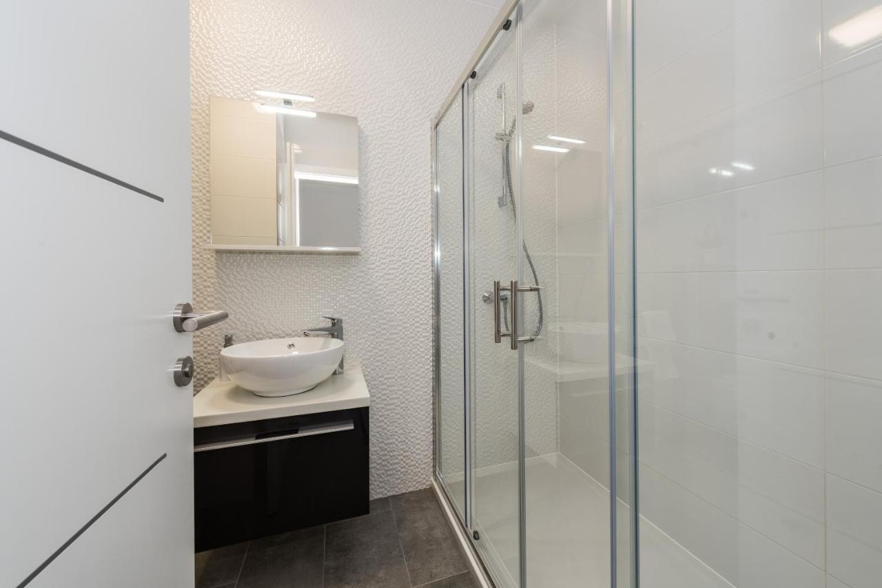 Villa Magnifica Apartments With Pool Novalja Luaran gambar